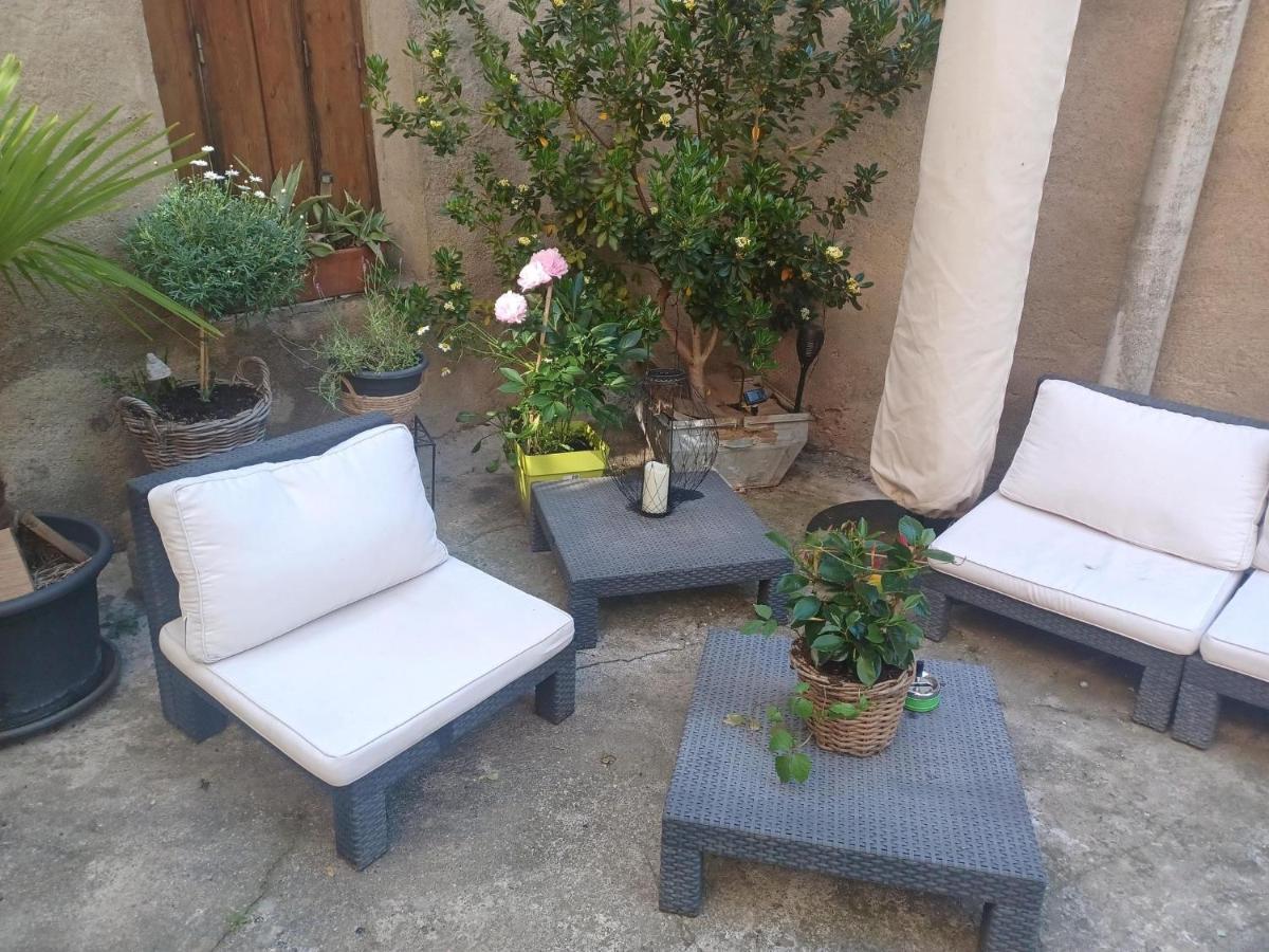 Saint-Pierre-des-Champs Chambre D'Hote Au Jardin Le Clos Des Vins D'Anges מראה חיצוני תמונה