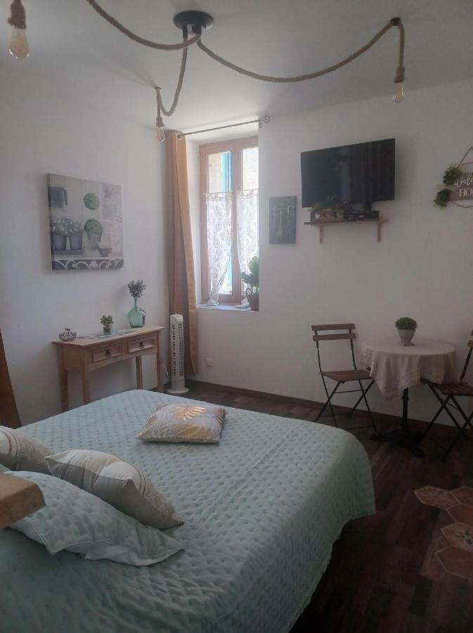 Saint-Pierre-des-Champs Chambre D'Hote Au Jardin Le Clos Des Vins D'Anges מראה חיצוני תמונה